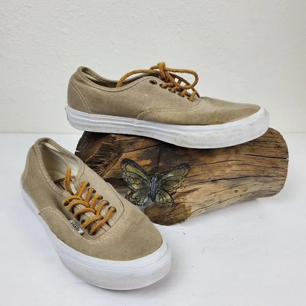 Van's canvas style shoes with leather laces